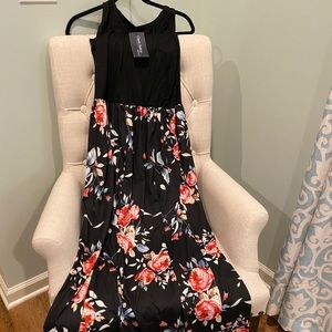 Maxi dress! Beautiful floral design